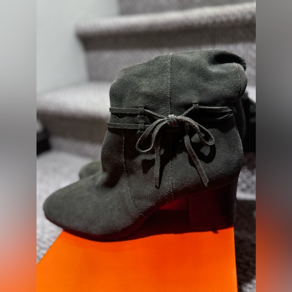 Violet & Red Janine Tall Shaft Suede Boots SIZE 9M - Picture 4 of 9